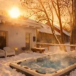 Relax U Potoka, Virivka, Swimspa, Sauna 아파트 Cvrcovice